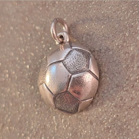 Rare Retired James Avery Soccer Ball Charm - Picture 2 of 5